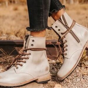 FreeBird sz 7 Manchester boot cream taupe distressed great pre owned condition